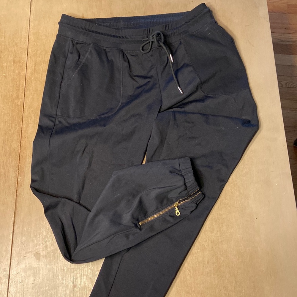 Zyia Everywhere zipper Joggers medium